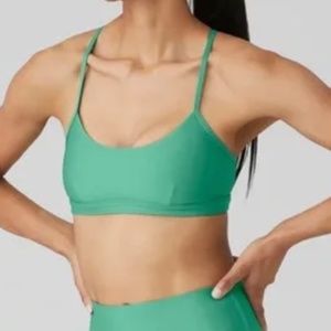 Alo Airlift Intrigue Bra - Lettuce - Size Small